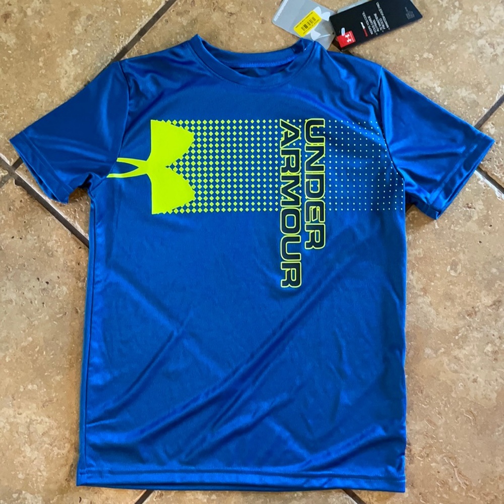 NWT Boys under armor T-shirt